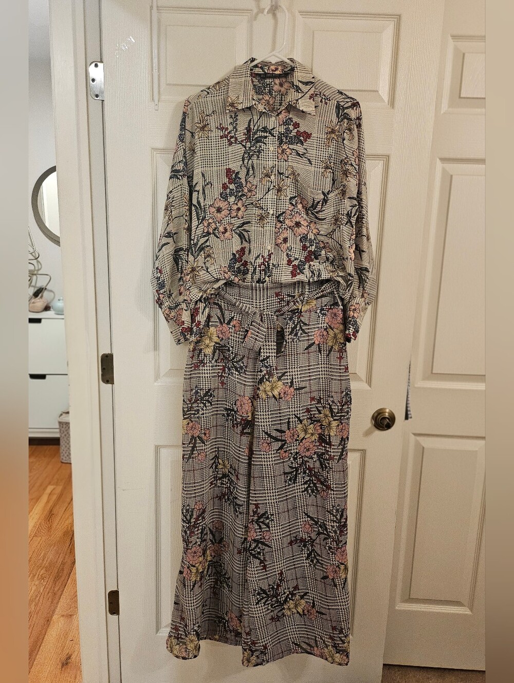 Zara Plaid Floral Top and Wide-Leg Pants - Cream with Pink & Green Floral